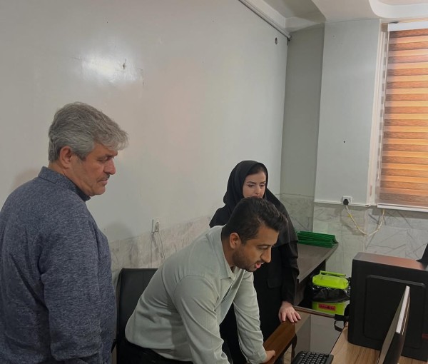 بازدید سرزده غلام‌رضا تاجگردون از مرکز جامع سلامت شهید مطهری