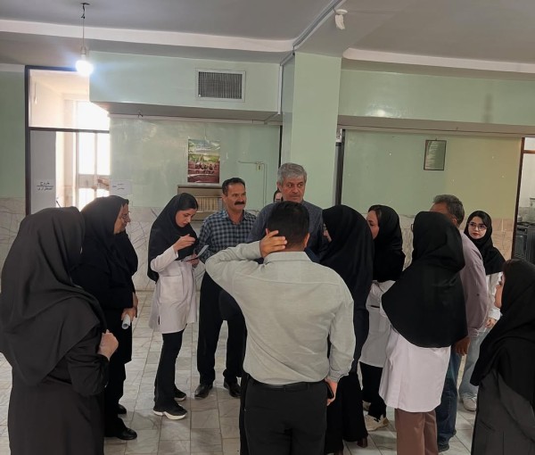بازدید سرزده غلام‌رضا تاجگردون از مرکز جامع سلامت شهید مطهری