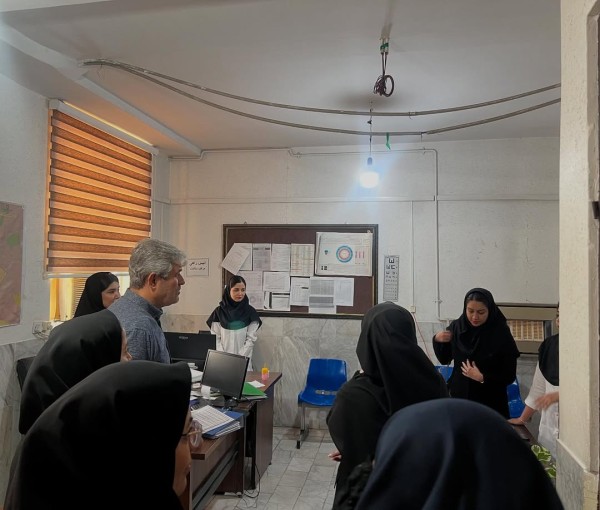 بازدید سرزده غلام‌رضا تاجگردون از مرکز جامع سلامت شهید مطهری