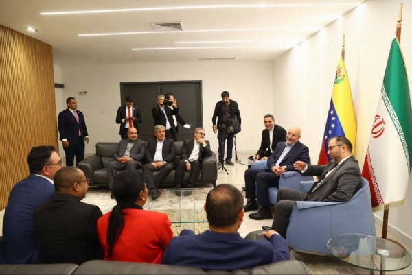 سفر هیأت پارلمانی ایران به ونزوئلا با هدف خنثی‌سازی توطئه دشمنان انجام شده است