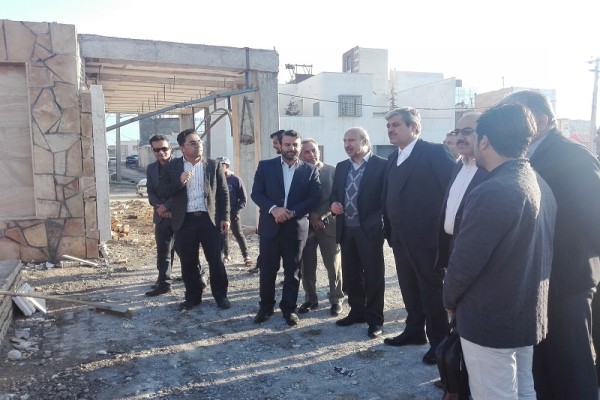 بازدید غلامرضا تاجگردون از طرح بافت فرسوده دوگنبدان به همراه معاون عمران روستایی بنیاد مسکن انقلاب اسلامی بازدید غلامرضا تاجگردون از طرح بافت فرسوده دوگنبدان به همراه معاون عمران روستایی بنیاد مسکن انقلاب اسلامی