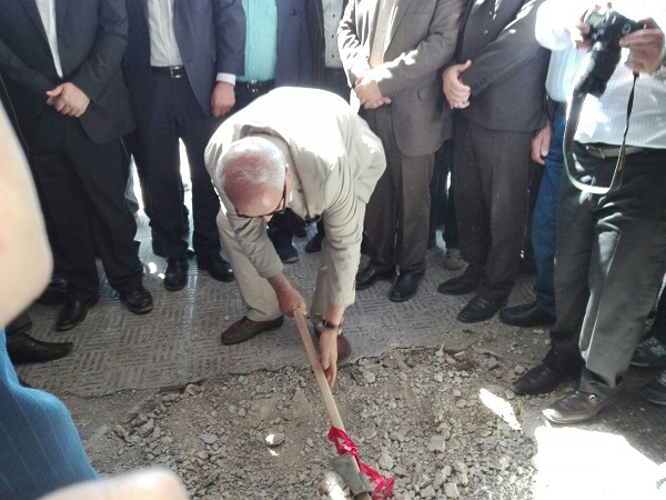 آيين كلنگ زنی خيابان بلاديان با حضور تاجگردون و معاون وزير راه و شهرسازی آيين كلنگ زنی خيابان بلاديان با حضور تاجگردون و معاون وزير راه و شهرسازی