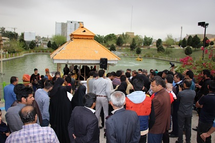 رهاسازی ماهیهای سفره هفتسین در پارک لاله گچساران با حضور تاجگردون رهاسازی ماهیهای سفره هفتسین در پارک لاله گچساران با حضور تاجگردون