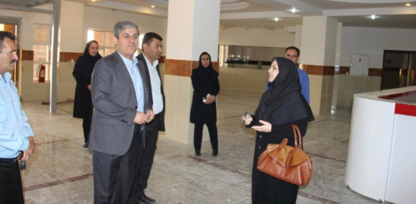 بازدید غلامرضا تاجگردون از بیمارستان در حال تجهیز بیبی حکیمه گچساران بازدید غلامرضا تاجگردون از بیمارستان در حال تجهیز بیبی حکیمه گچساران