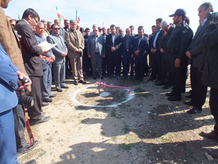 آیین کلنگ‌زنی جاده بین‌مزارع کوه دهک از توابع شهرستان باشت