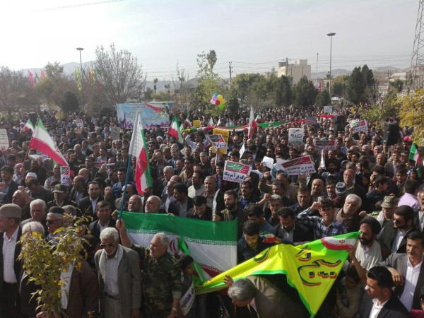 تاجگردون در حاشیه راهپیمایی 22 بهمن گچساران: برجام قابل مذاکره مجدد نیست و برنامه موشکی ایران قابل گفتوگو نخواهد بود تاجگردون در حاشیه راهپیمایی 22 بهمن گچساران: برجام قابل مذاکره مجدد نیست و برنامه موشکی ایران قابل گفتوگو نخواهد بود