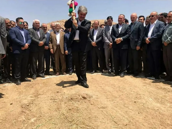 کلنگ‌زنی کارخانه و مجتمع فرآوری گیاهان دارویی گچساران با حضور تاجگردون و مسئولان ملی و استانی