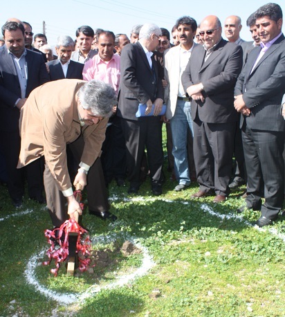 کلنگزنی پروژه مجتمع ورزشی و فرهنگی کوی پانصد دستگاه دوگنبدان با اعتبار بیش از پنج میلیارد ریال کلنگزنی پروژه مجتمع ورزشی و فرهنگی کوی پانصد دستگاه دوگنبدان با اعتبار بیش از پنج میلیارد ریال