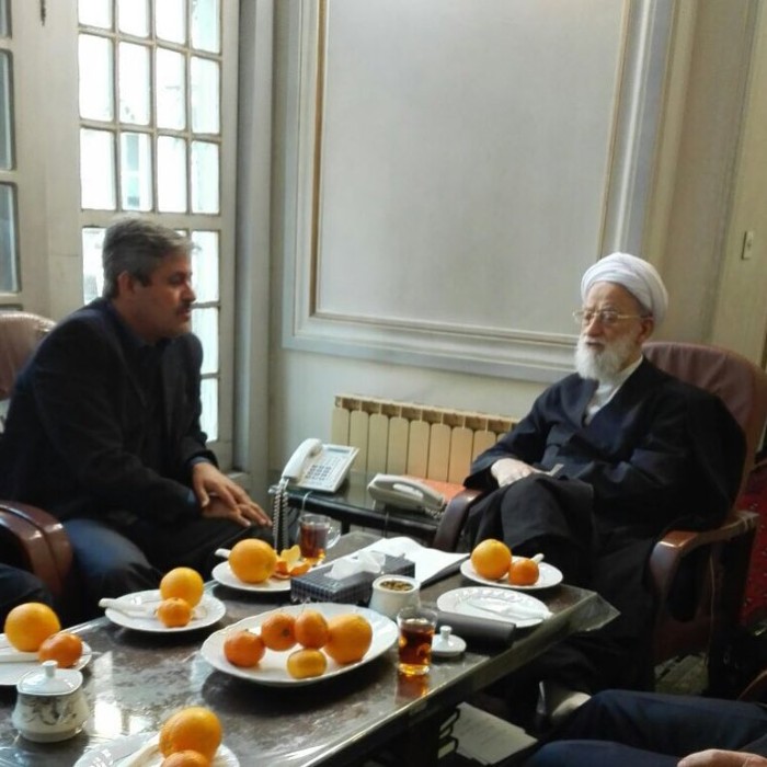 دیدار غلامرضا تاجگردون با آیتالله امامی کاشانی دیدار غلامرضا تاجگردون با آیتالله امامی کاشانی