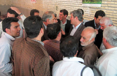 دیدار تاجگردون با مردم روستای سعادتآباد در دهستان لیشتر دیدار تاجگردون با مردم روستای سعادتآباد در دهستان لیشتر