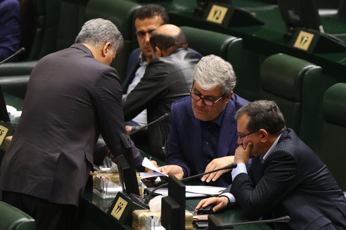 تاجگردون در صحن علنی: جداول بودجه ۱۴۰۵ فاقد احکام است / مجلس باید الزامات را مشخص کند تاجگردون در صحن علنی: جداول بودجه ۱۴۰۵ فاقد احکام است / مجلس باید الزامات را مشخص کند