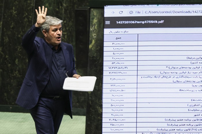 تاجگردون در صحن علنی: قیمت گندم آزاد نشده است/ دولت برای واردات بنزین ۳.۵ میلیارد دلار در نظر گرفته است