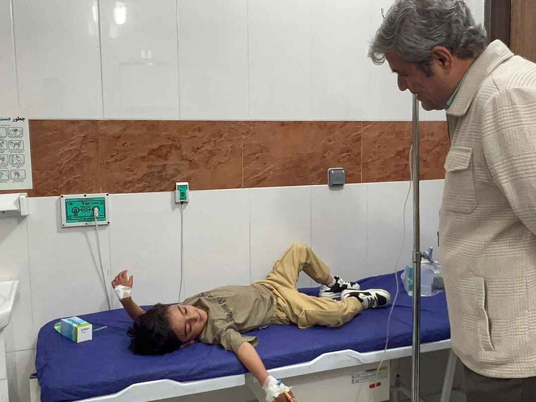 گزارش تصویری بازدید تاج‌گردون از بیمارستان های گچساران به مناسبت شب سال نو