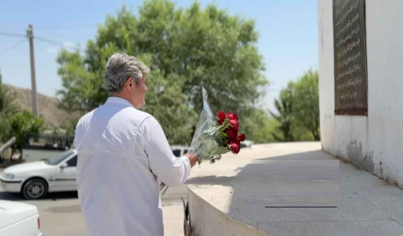 ادای احترام غلام‌رضا تاجگردون به یادمان پرواز ناتمام یاسوج-تهران در سی سخت