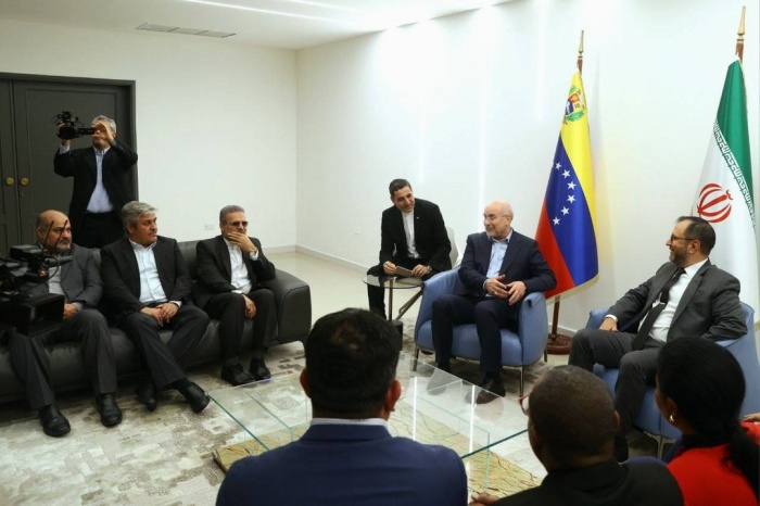 هیأت پارلمانی ایران وارد ونزوئلا شد