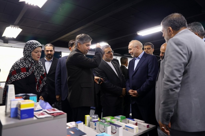بازدید هیأت پارلمانی ایران از نمایشگاه دستاوردهای فناوری جمهوری اسلامی در کاراکاس