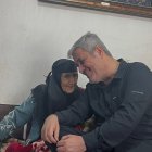 تاجگردون در عیادت از مادر شهید عیوضی: فراموش نکنیم با دعای چه کسانی زنده‌ایم