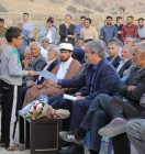 دیدار غلامرضا تاجگردون با طایفه بابا امیرشیخی در روستای چاهتلخ