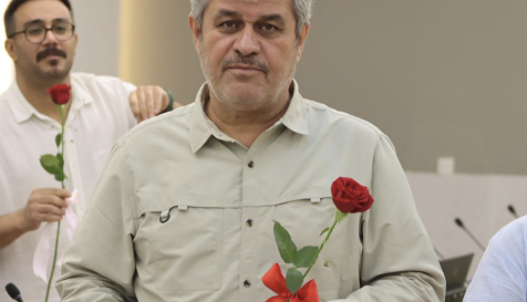 فیلم - آغاز معنوی نشست خبری نماینده گچساران و باشت با اصحاب رسانه؛ ادای احترام به شهید گمنام و تجلیل از خبرنگاران