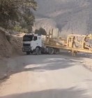 انتقال طاقت‌فرسای تجهیزات برای ساخت جاده پیچاب؛ تاجگردون: برای ساختن باید حوصله داشت