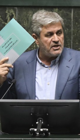 تاجگردون در صحن علنی: قیمت گندم آزاد نشده است/ دولت برای واردات بنزین ۳.۵ میلیارد دلار در نظر گرفته است