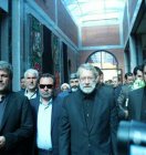 رئیس مجلس شورای اسلامی به مقام شهدای گچساران ادای احترام کرد